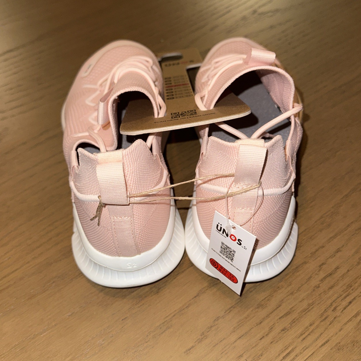 UNOS by Sz Nellum Dusty Pink Stretch Sneakers sz M 8/9 – W 9.5/10.5 – NWT