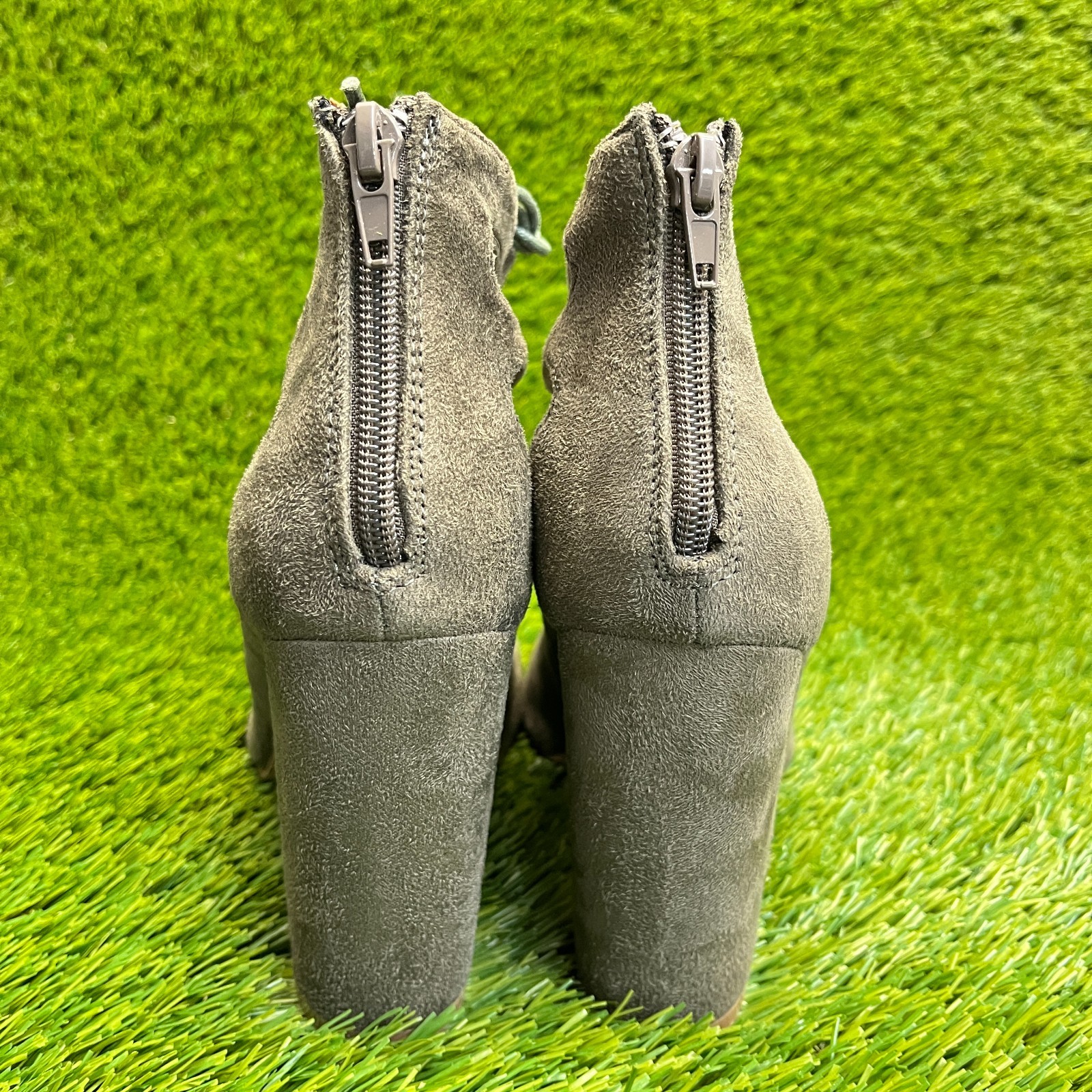 Yoki Veruca-03 Womens Size 8.5 Olive Green Beach Classic Outdoor Pump Heels