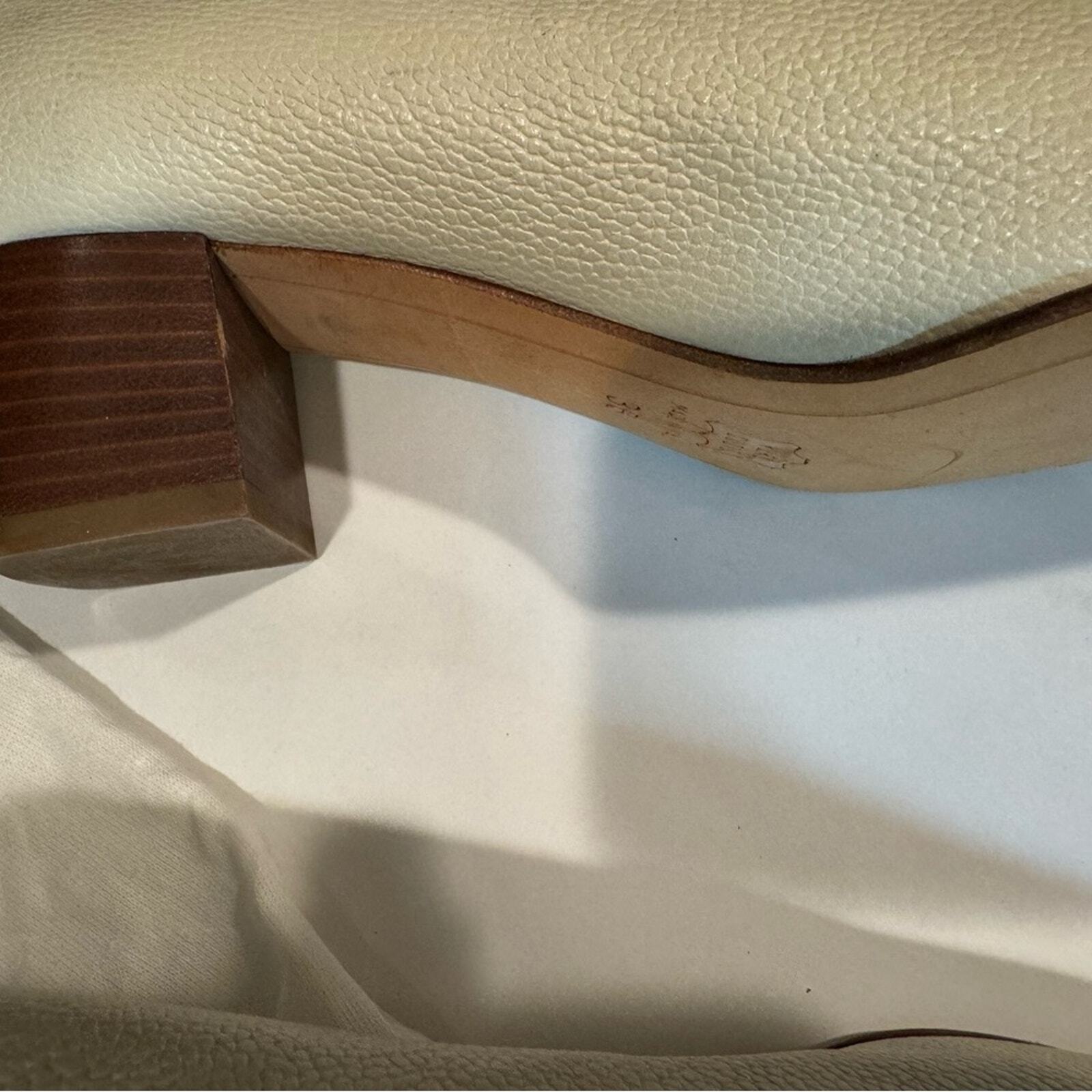 A. Testoni Beige Leather Heels 3″ Square Toe Italy Designer Size 5.5 w/ Dust Bag