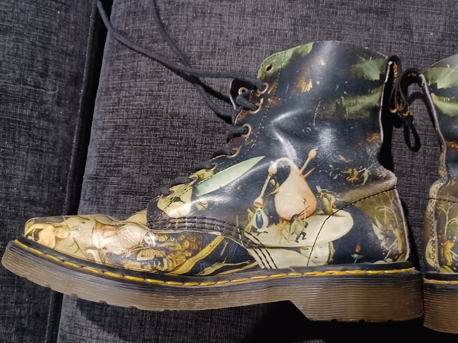 DR MARTENS / DOC MARTENS HIERONYMUS BOSCH «HELL» Art Print Boots – US Women’s 9