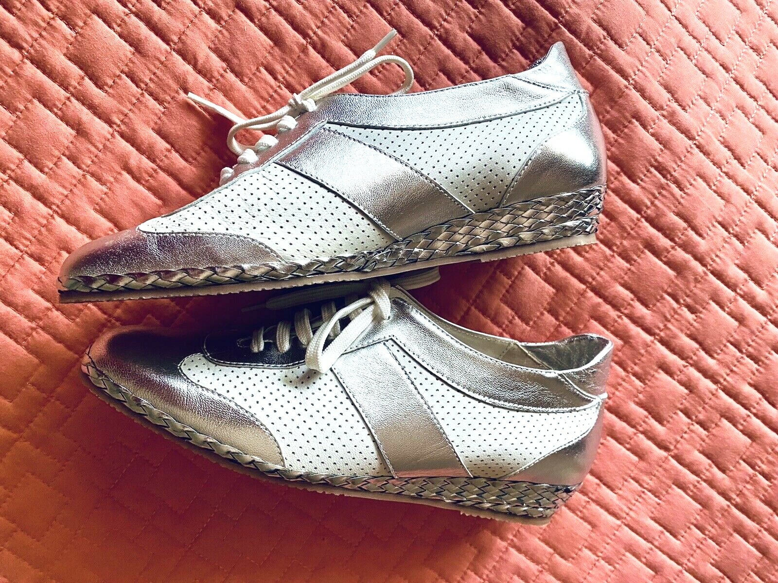 La Badia Firenze Sesto Meucci Women’s Silver Sneakers Italy size 7.5 M NEW