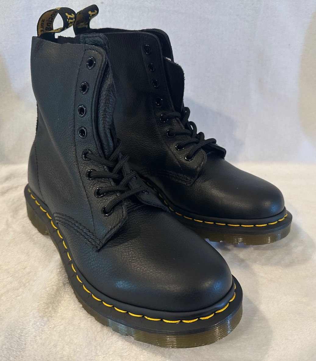 Dr. Martens 1460 Pascal Leather Boots Women’s Size 8 Black NEW in Box NIB