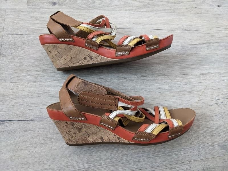 ladies clarks heels orange leather 42