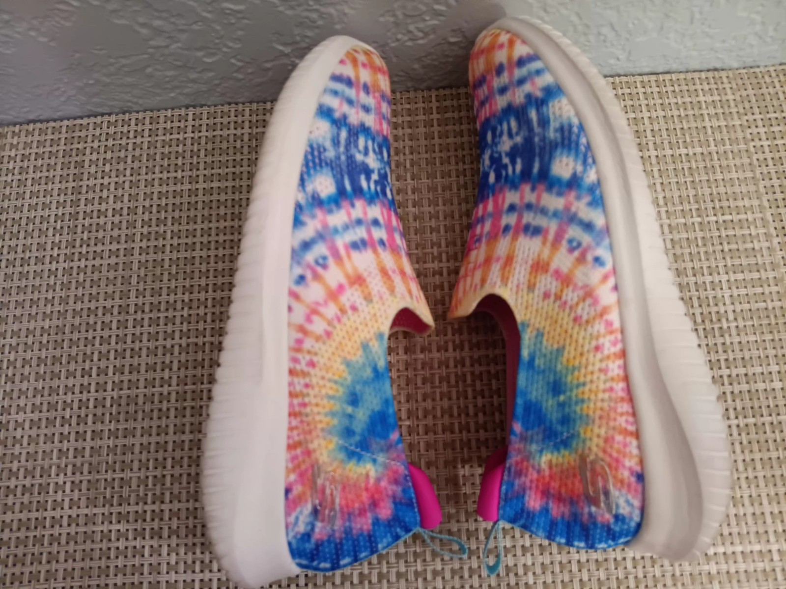 SKECHERS~Air-Cooled~Memory Foam~TIE-DYE~slip-on~SNEAKERS~comfort shoe~SZ 8.5