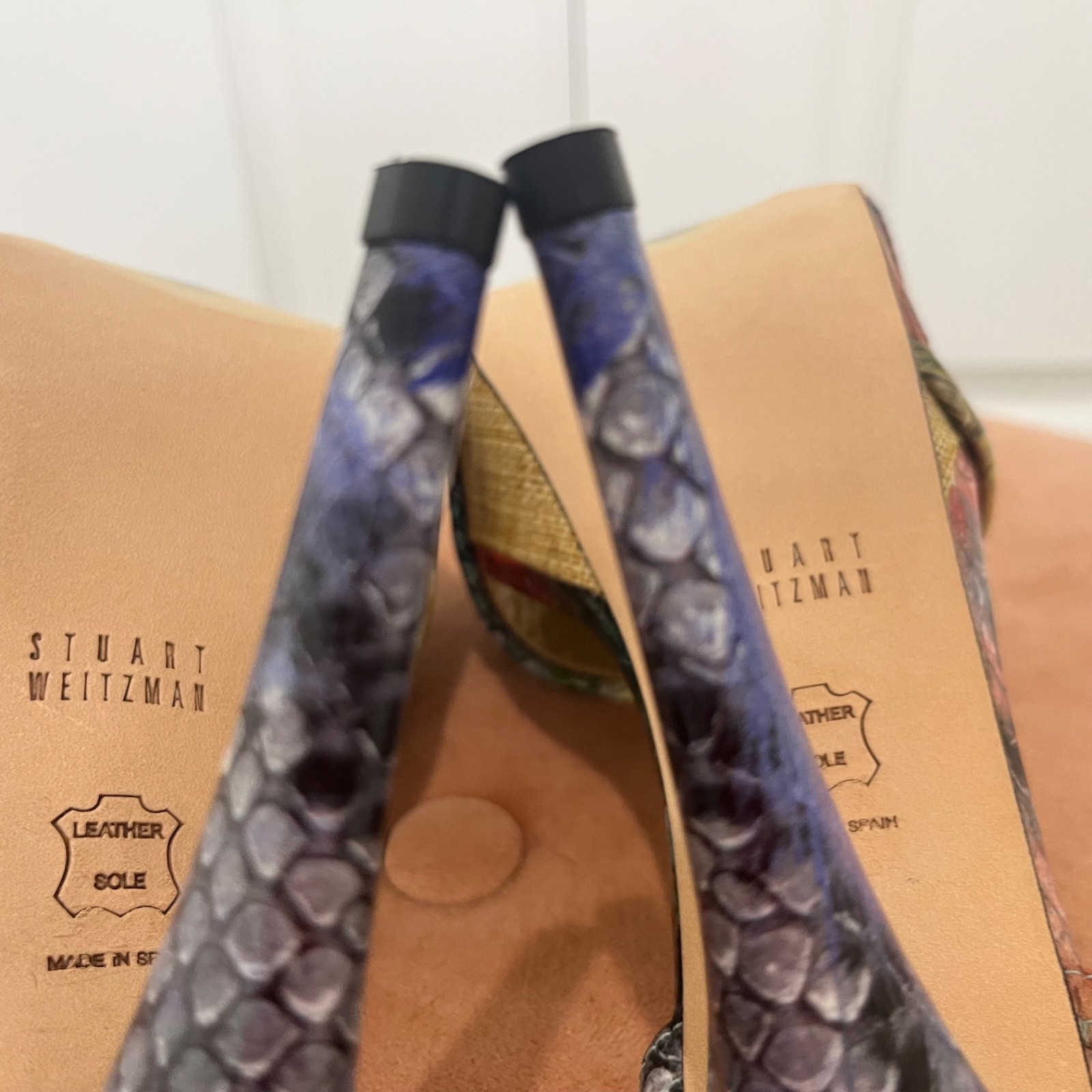 NEW w/ Box Stuart Weitzman «Onceover» Multicolor Python Print Platform Heels – 7