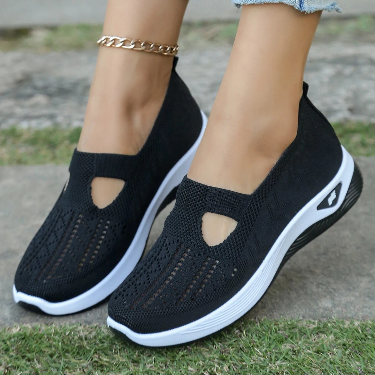 Women’s Casual Sneakers Lightweight Flat Walking Shoes for All Seasons Style