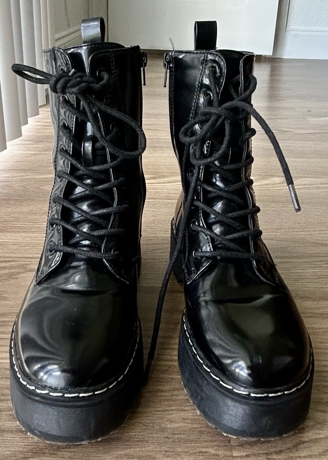 Unionbay Combat Boots Women Sz 6 Black Kiwi Patent Platform Lug Sole U2KIW09P