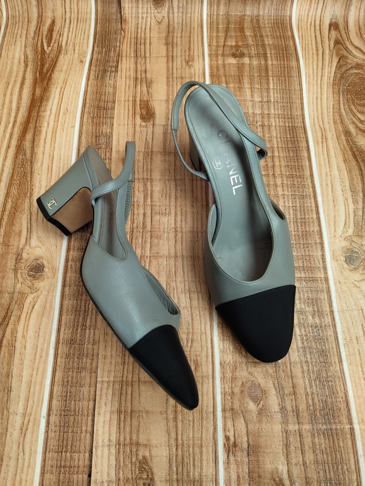 CHANEL Slingback Grosgrain CC Cap-toe Grey Leather Heels EU 36 US 6
