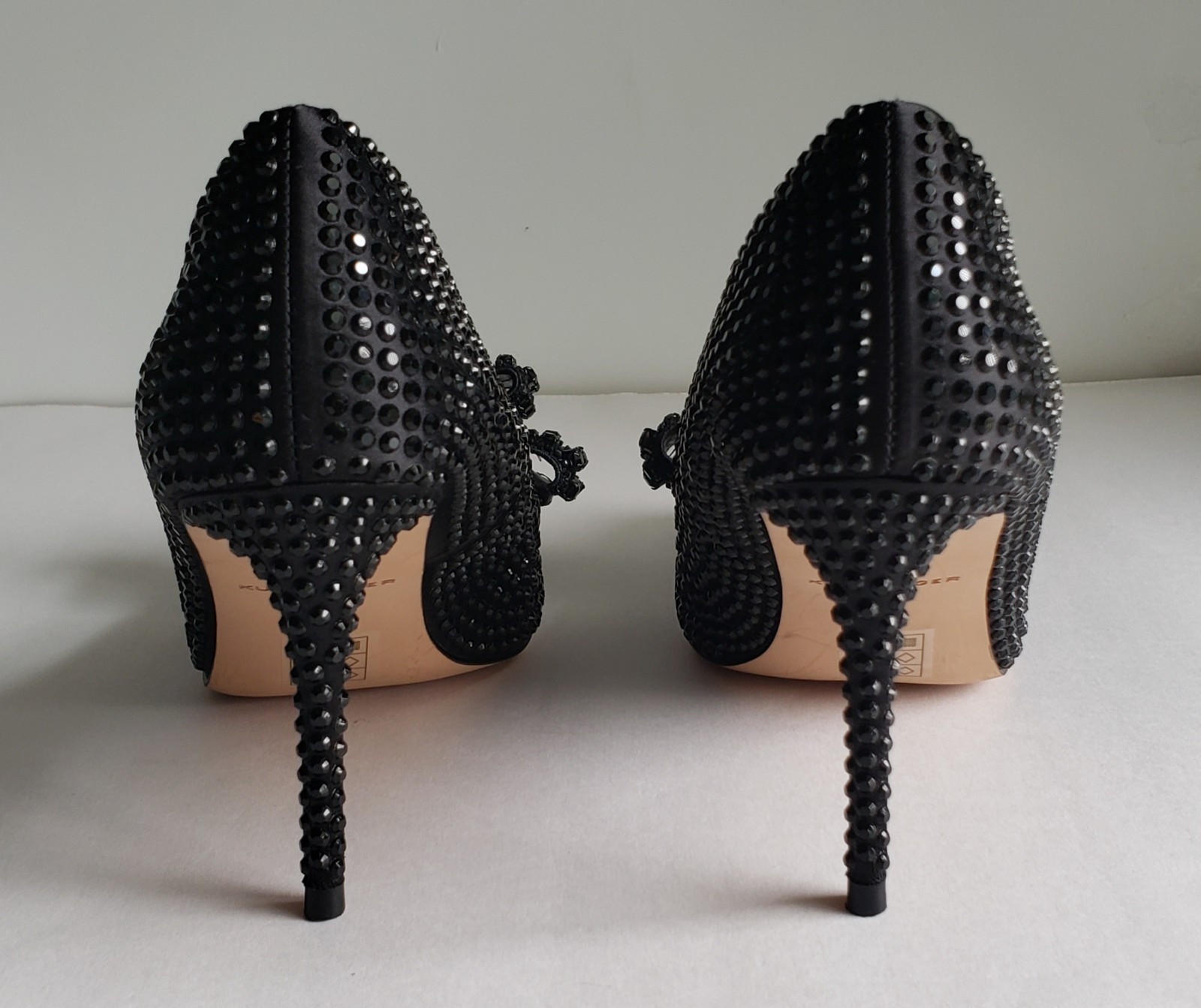 KURT GEIGER LONDON BELGRAVIA BLACK CRYSTAL RHINESTONE EAGLE BOW PUMPS US 6 NIB