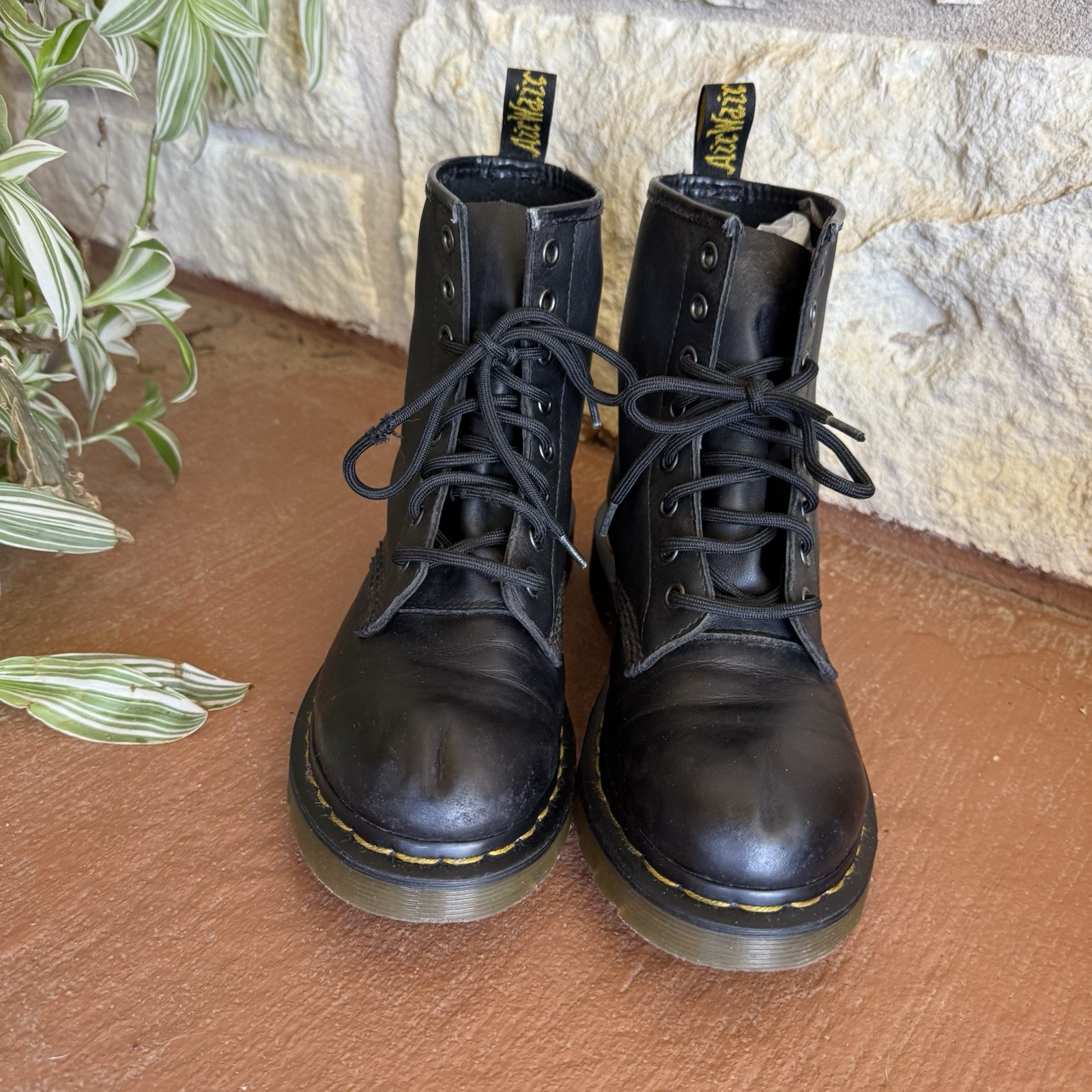 Dr. Martens Pascal 1460 Virginia Leather Boots for Women, Size US 7 – Black