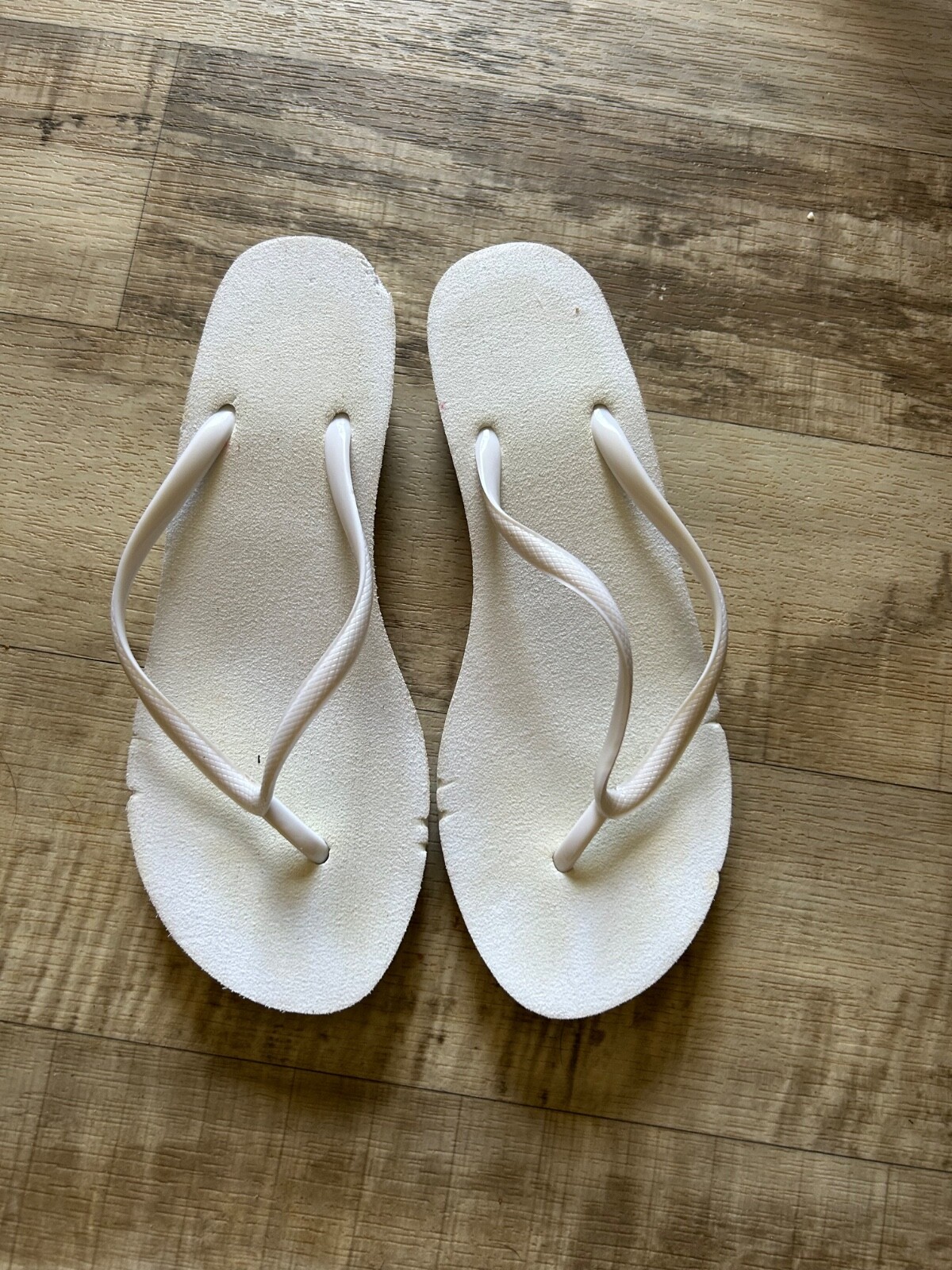 womens white wedge flip flop sandal size 7-8 1 and 1/2 in heel