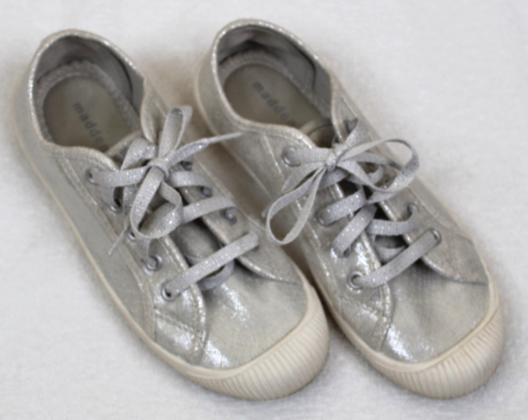 Madden Girl Silver Tie Shoes Size 6.5