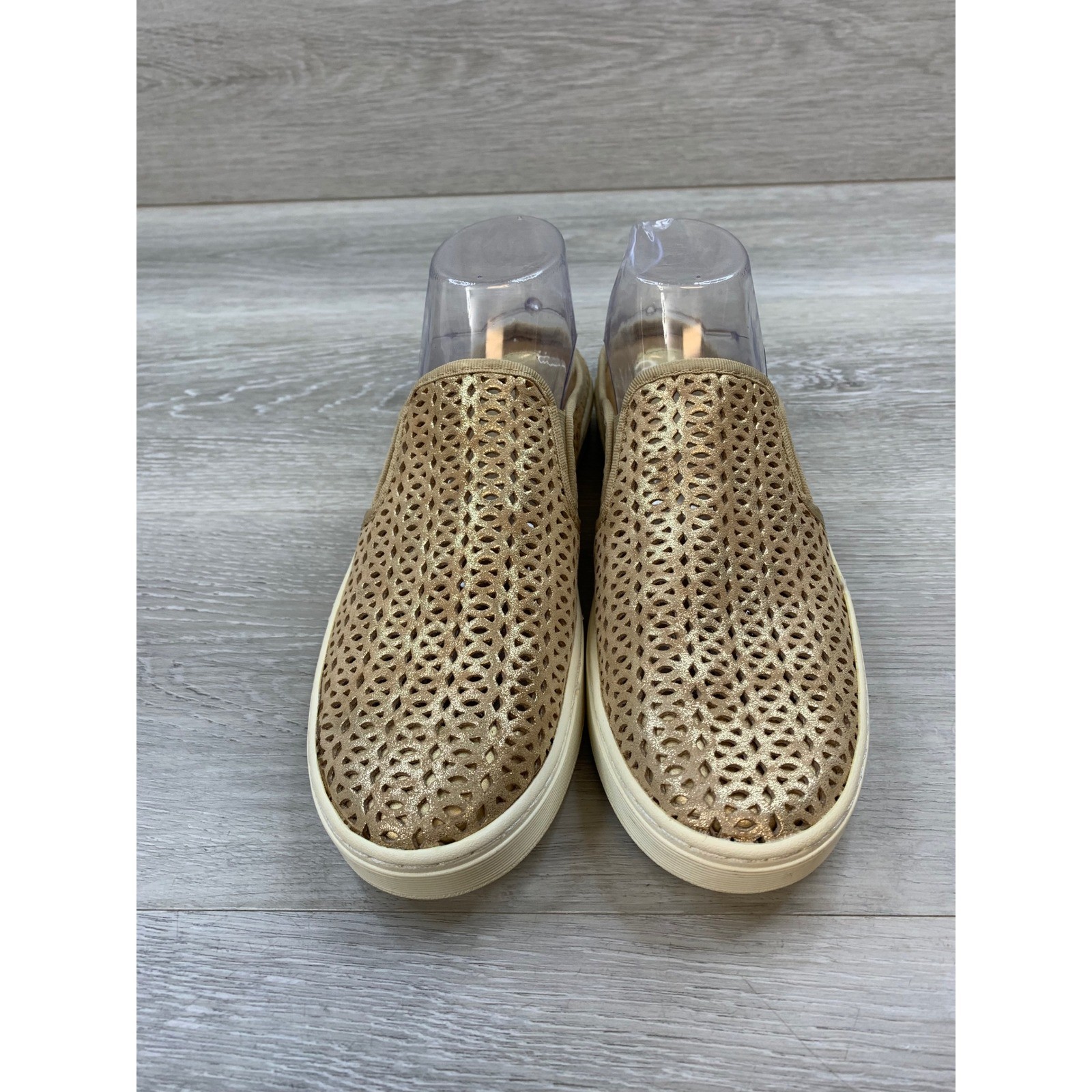Sofft Somers Women’s Metallic Gold Laser Cut Leather Mule Sneakers 8.5 Shoes