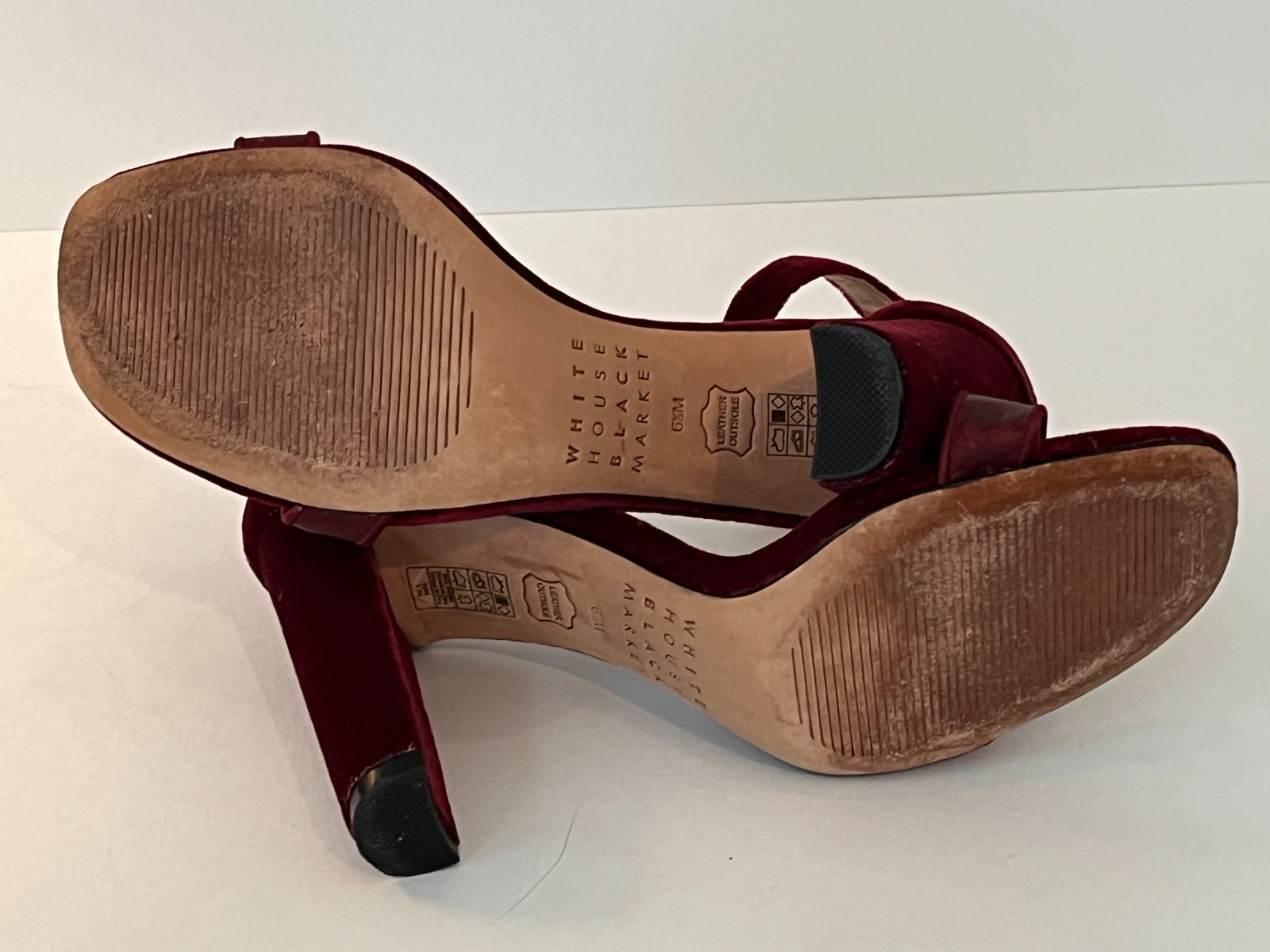 White House Black Market Maroon Velvet 3.25″ Block Heels Ankle Strap Womens 6.5M