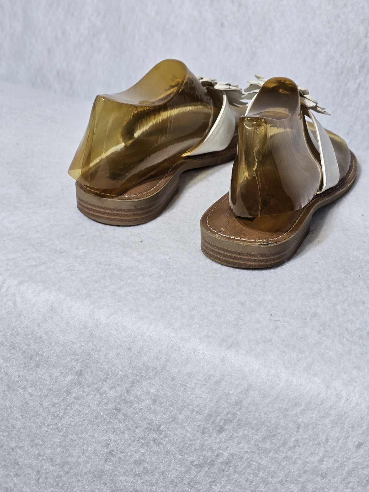 White Mountain Brown White Yellow Green Flower Thong Sandals Slip On Women’s 7M