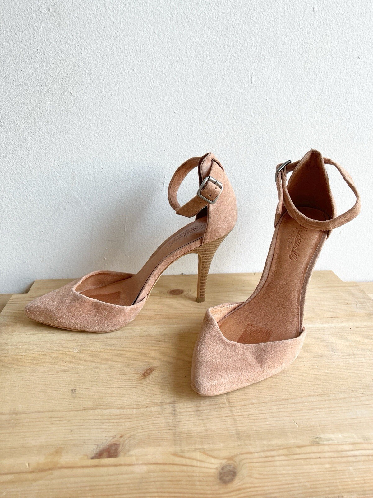 Madewell pink blush nude suede leather pointed toe heels ankle strap pumps sz 7