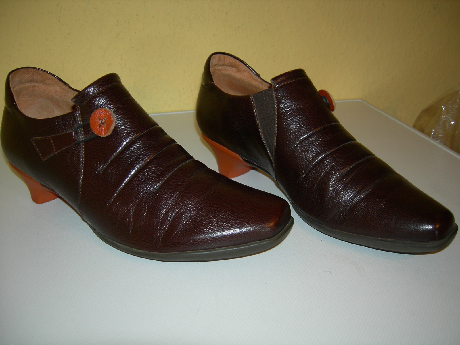 Think women’s elastic shoes leather brown Germany size 38.5 medium top