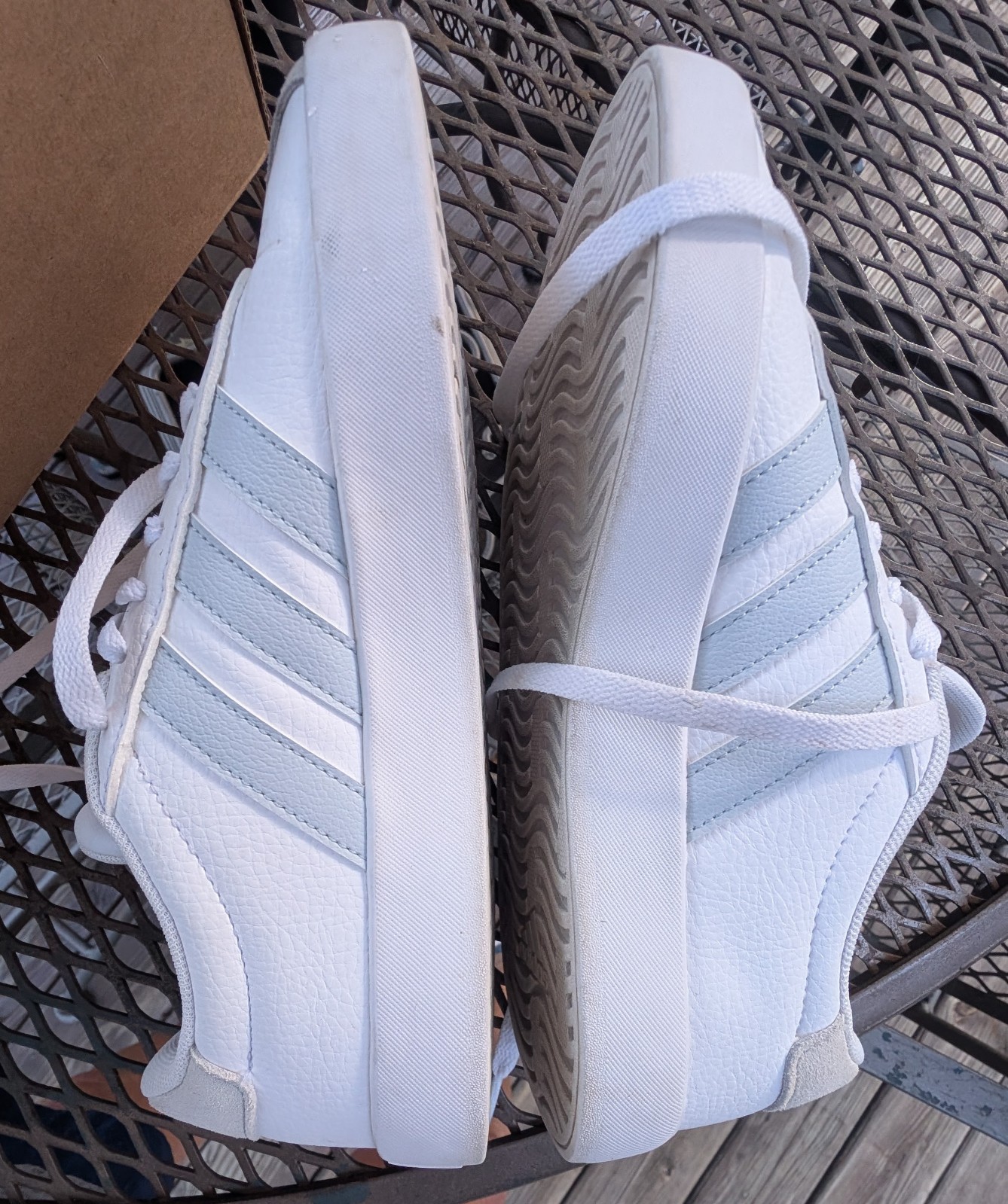 Adidas Court 3.0 White/Gray Leather Low Top Athletic Sneaker women’s SIZE 7.5