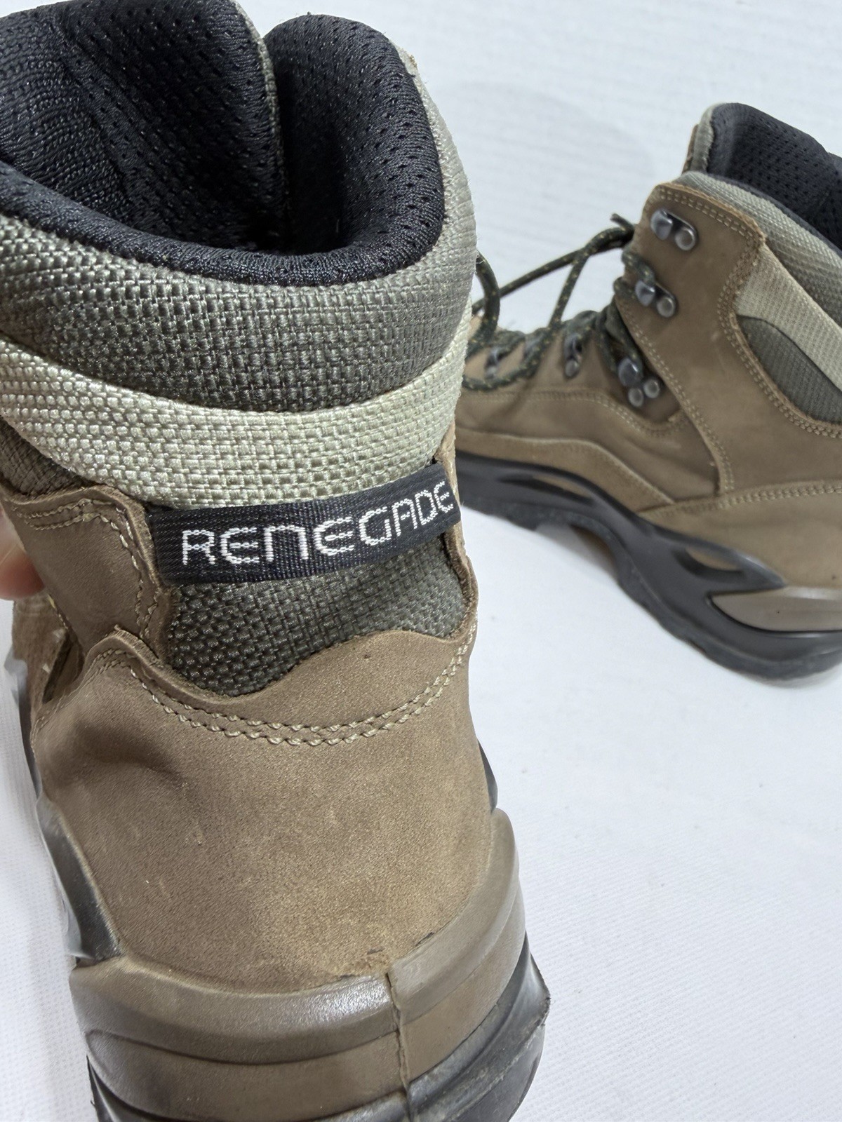 Lowa Women’s Renegade GTX Mid Gore-Tex Hiking Boot shoes, Size 8.5 W (Wide) US