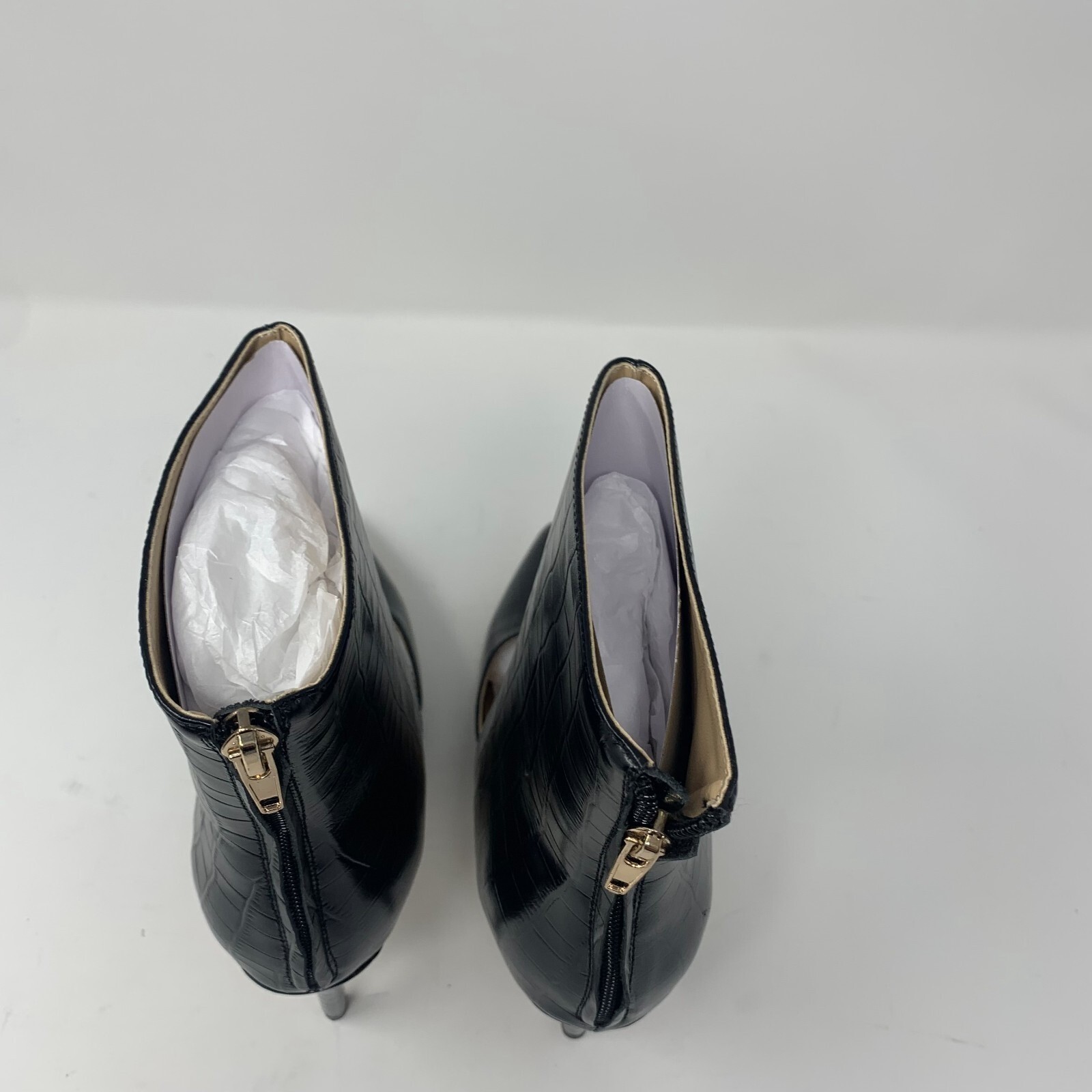 Things II Come Jelyn Luxurious Shooties Women’s 7 M Black Leather Back Zip S0635