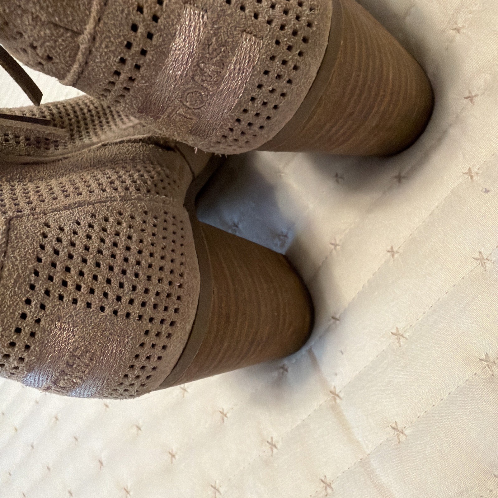 TOMS Majorca Peep Toe Suede Stucco Tan Perforated Ankle Boots Women’s 7.5