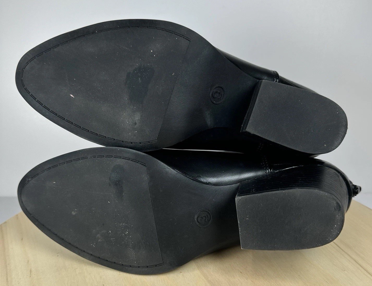 SO Black Faux Leather Croc Back Ankle Barb Boots Size 9 Block Heel Booties 2.5in