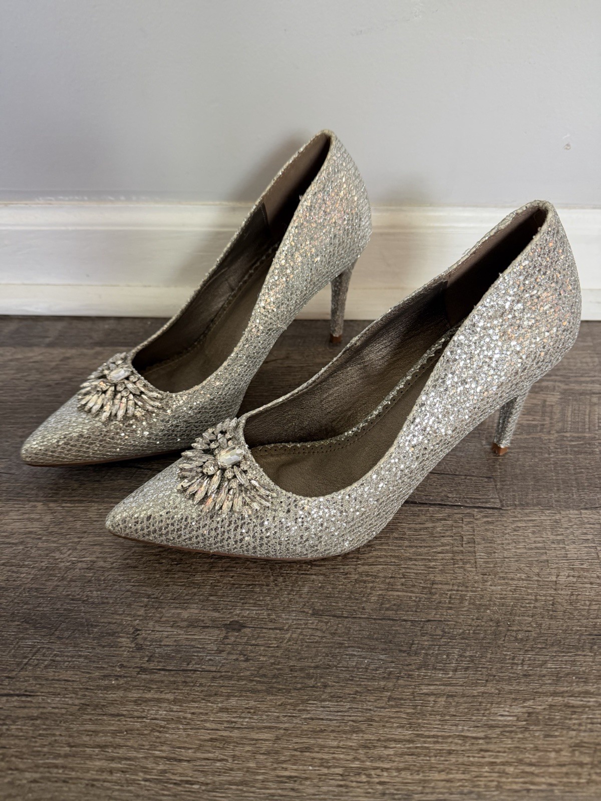 TG ALBIE Silver Glittery Rhinestone Heels Size 9 Journee Collection