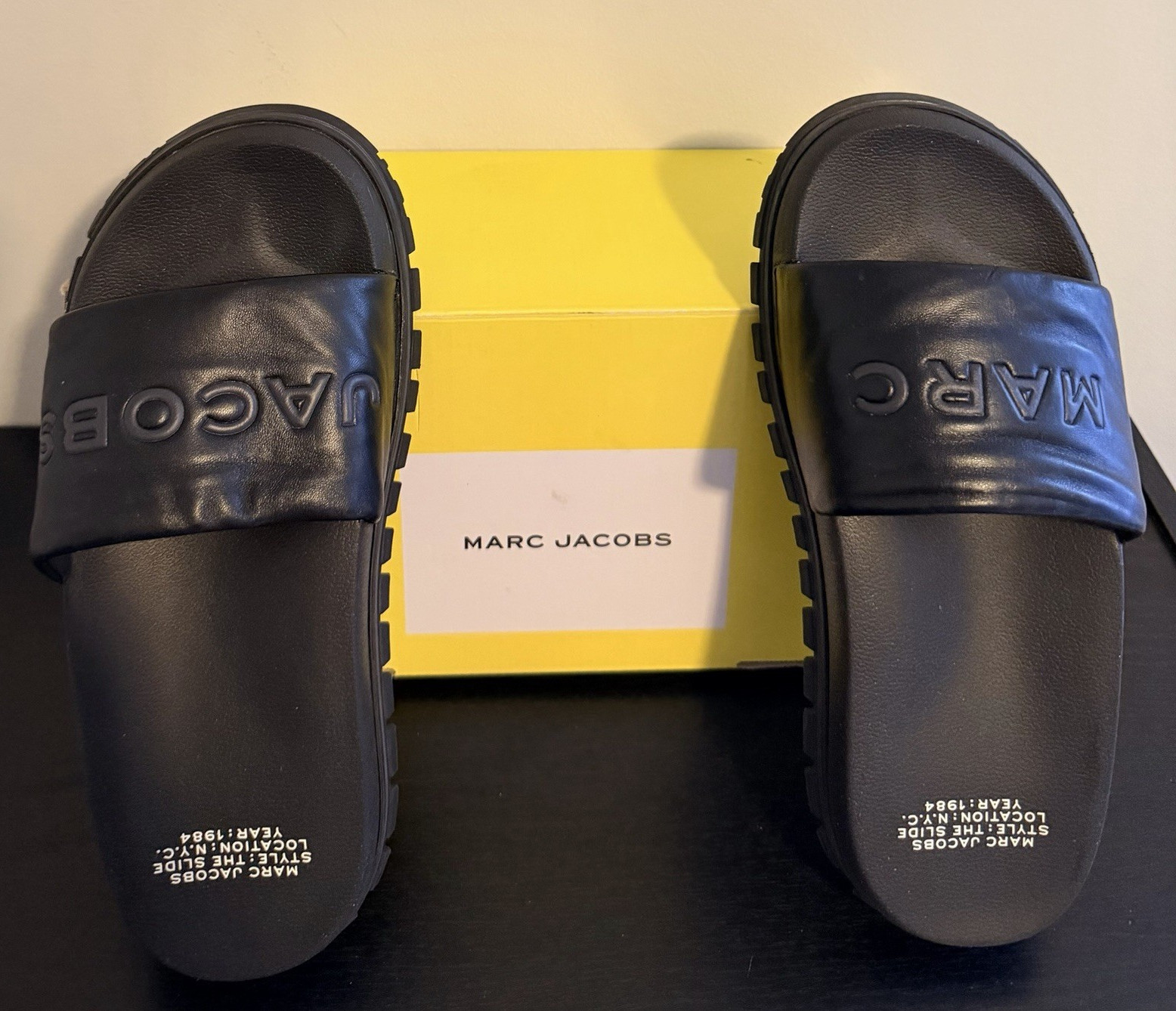 Marc Jacobs Women’s Black Leather Logo Slide Sandals Slip-On US 9 EU 39