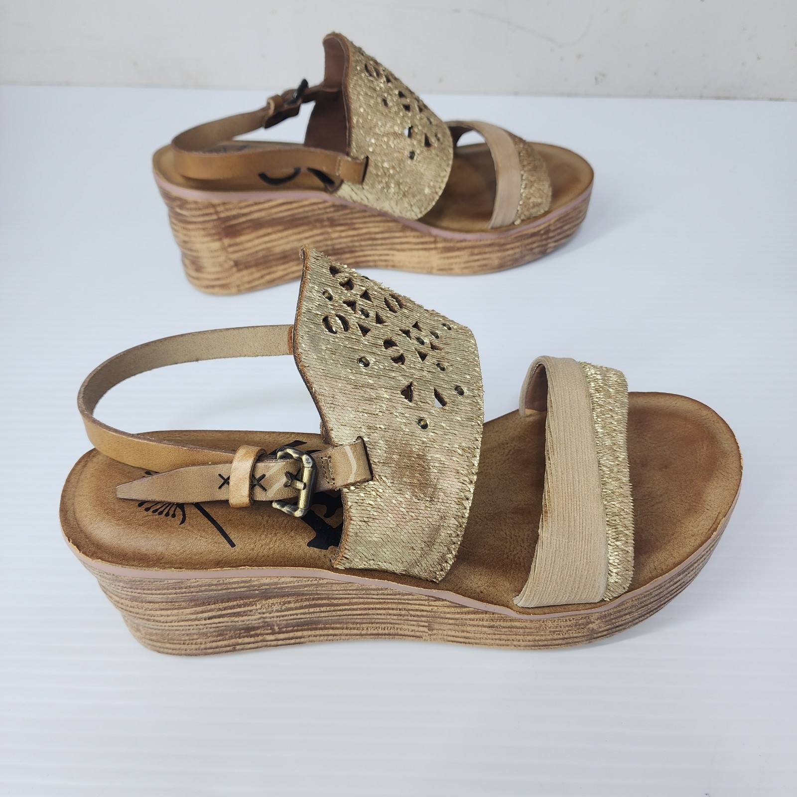 OTBT Womens 9 Gold Brown Leather Ankle Strap Hippie Platform Wedge Sandals