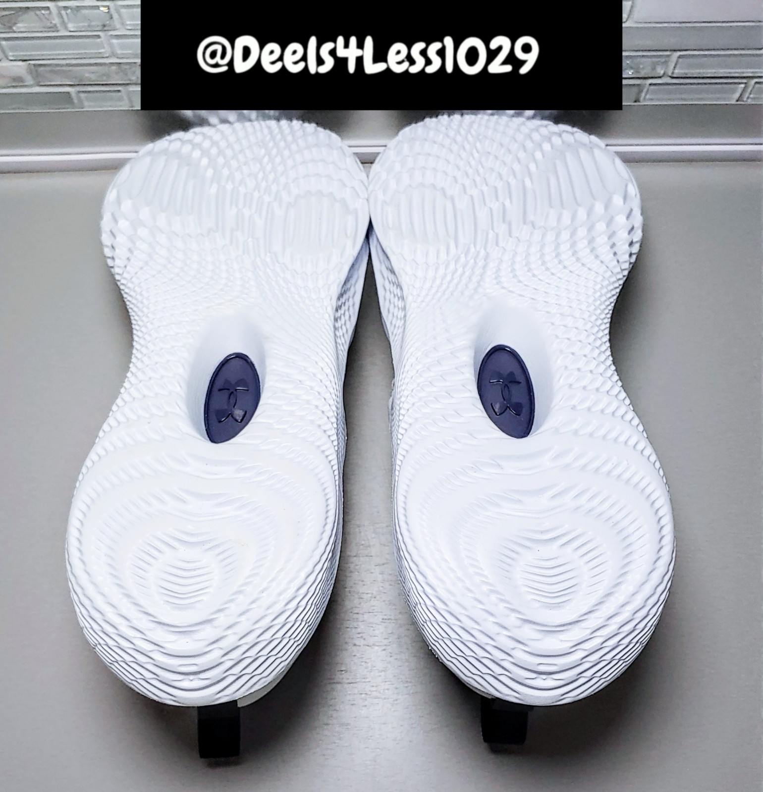 Under Armour Flow Ace Volleyball Womens Size 11.5/Mens 10 White Navy 3027084-101