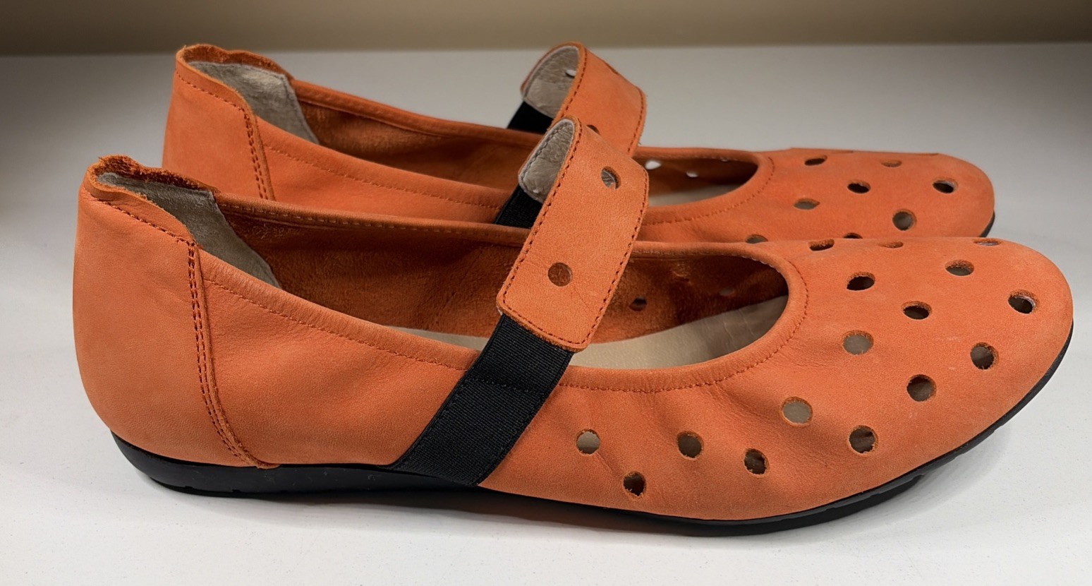 SABRINAS Made in Spain Orange Suede BALLET FLATS Mary Jane Cut Outs Size 39