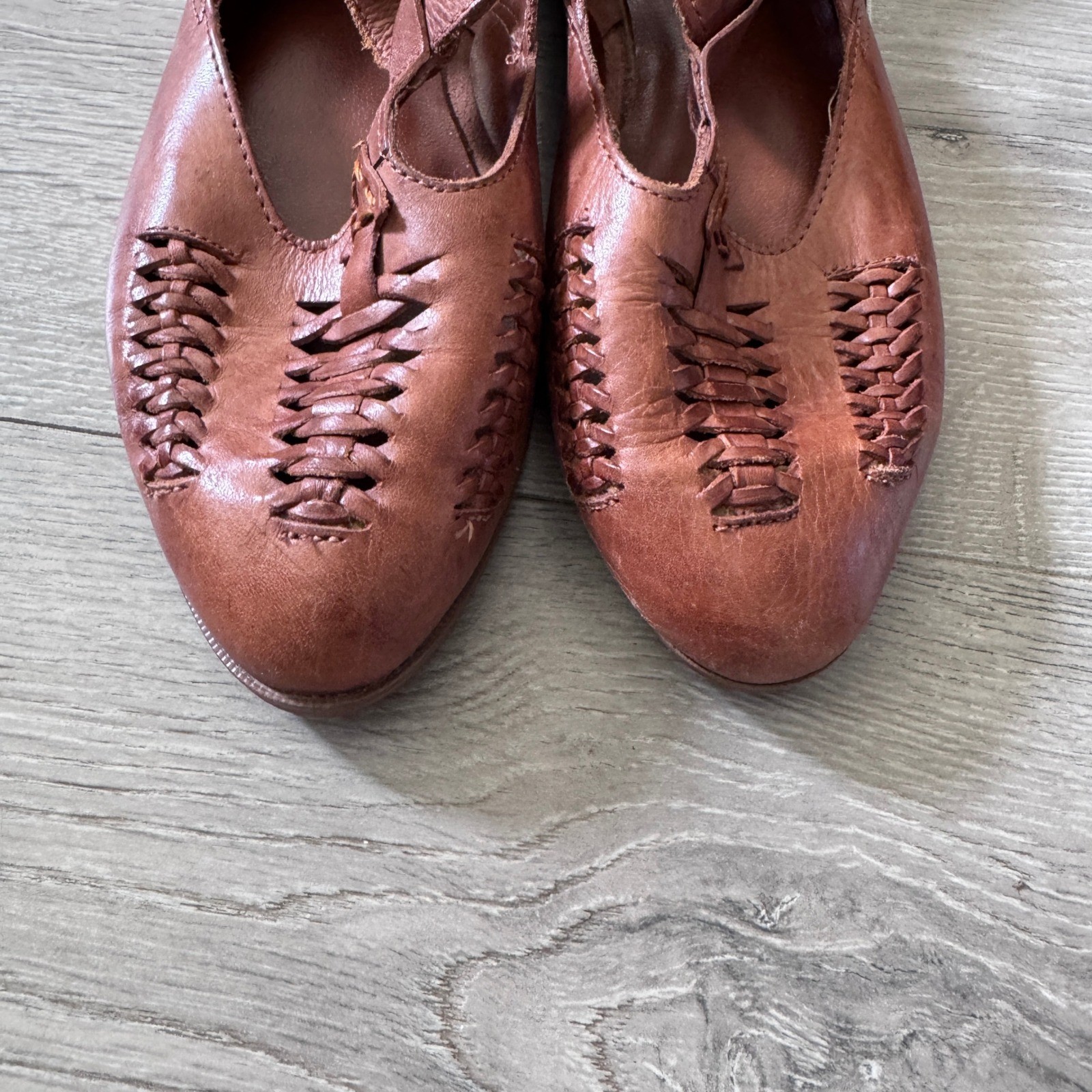 Scandals Vintage Brown Leather Woven T-Strap Huarache Flats Made in Brazil 7
