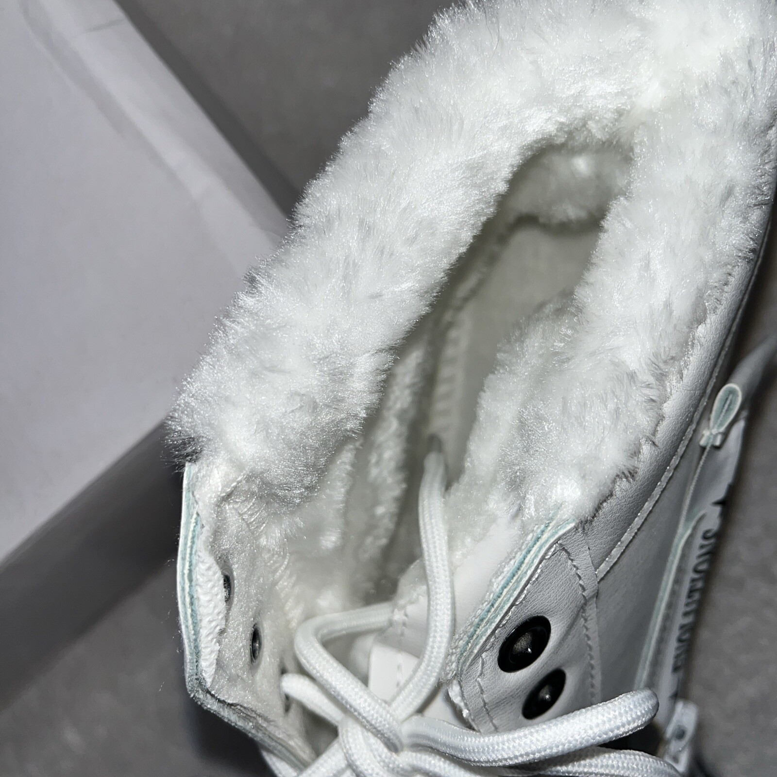 BNIB EVOLUTIONS HIGH TOP BOOTS~ White Size Woman’s 8