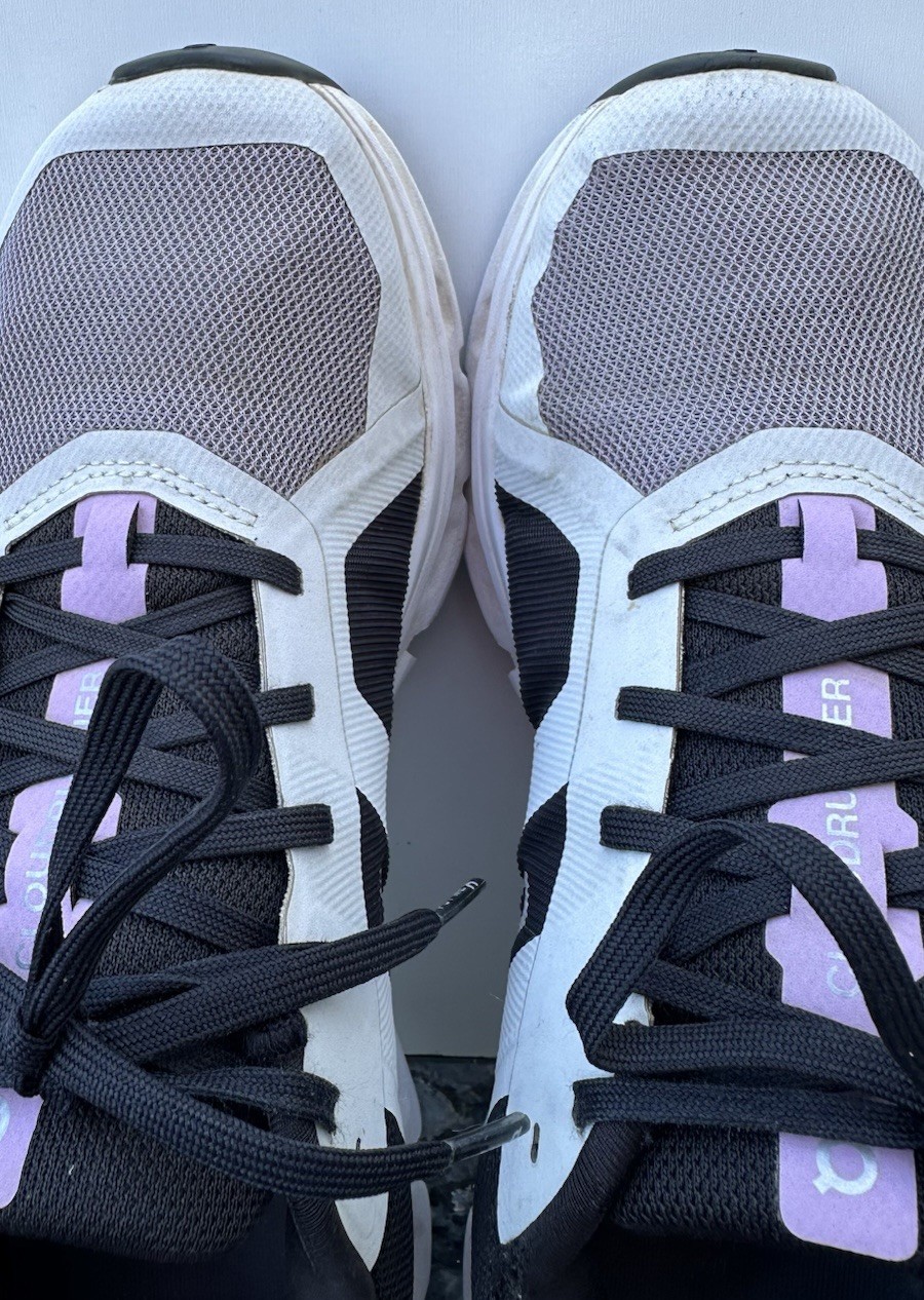 On Running Cloudrunner White Heron Shoes Women’s US 8.5 Grey Lavender Athletic