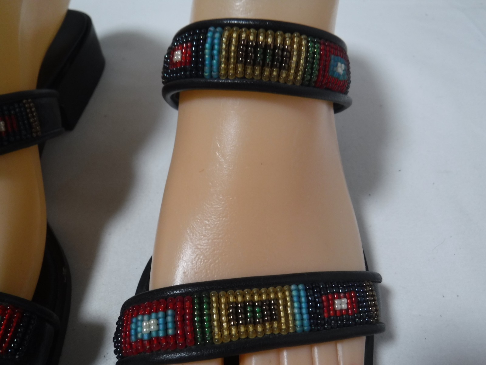 VTG Brighton Sam Beaded Sandals Southwestern Aztec Low Heeled Shoe Italy 7.5 M