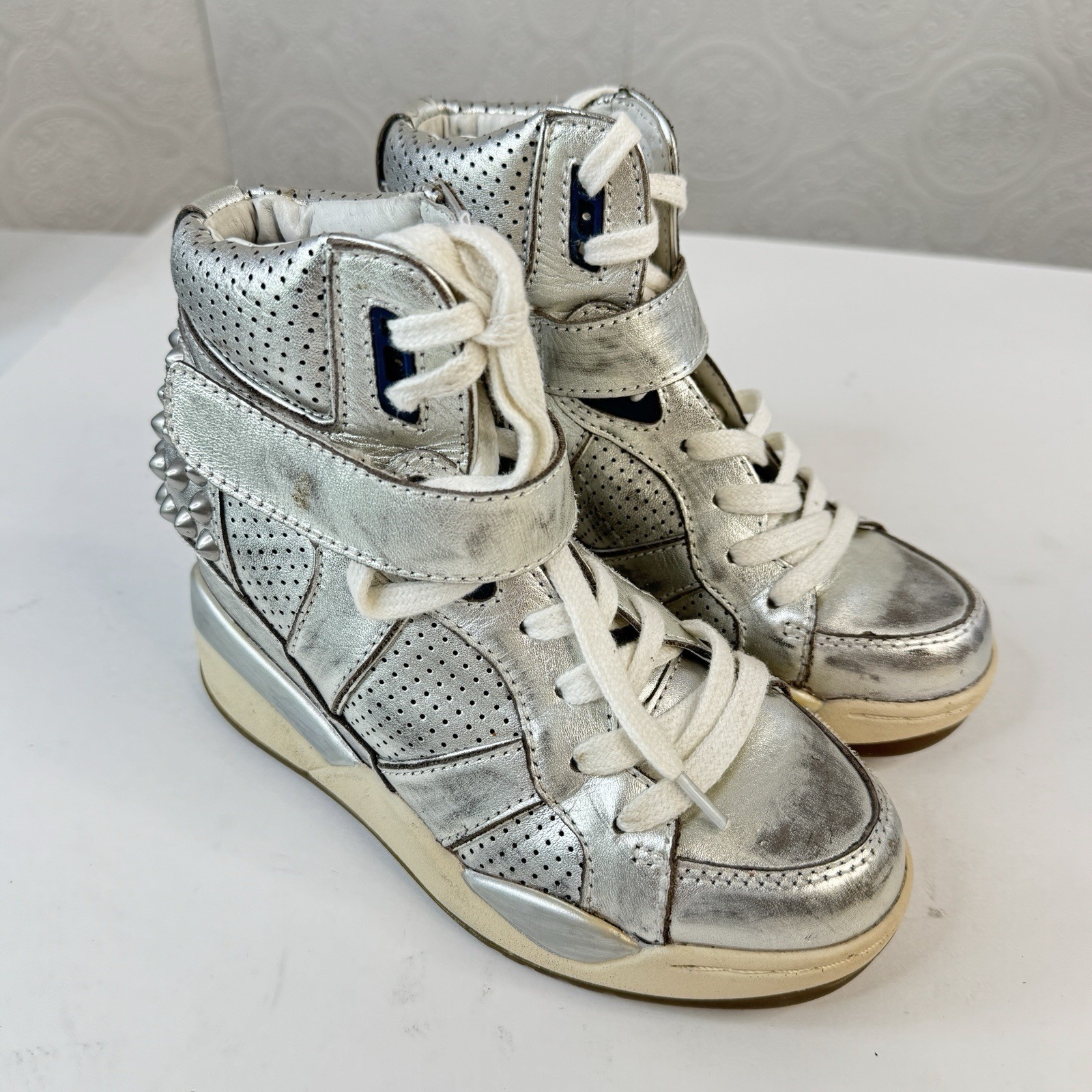 ASH Freak Wedge Studded Leather Sneakers Metallic Silver Shoes Women’s sz 35