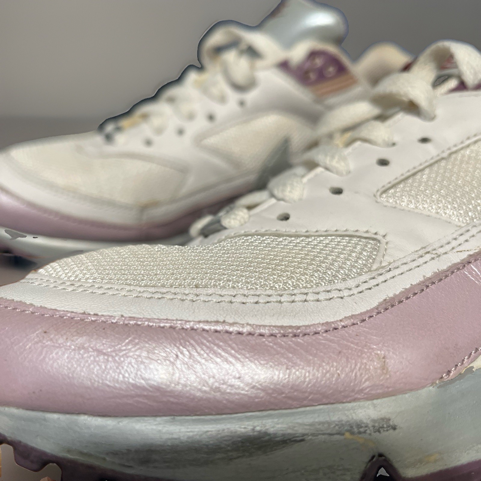 Nike Air Max Women’s Low Top Lace-Up Sneakers White Pink Purple Mesh Leather