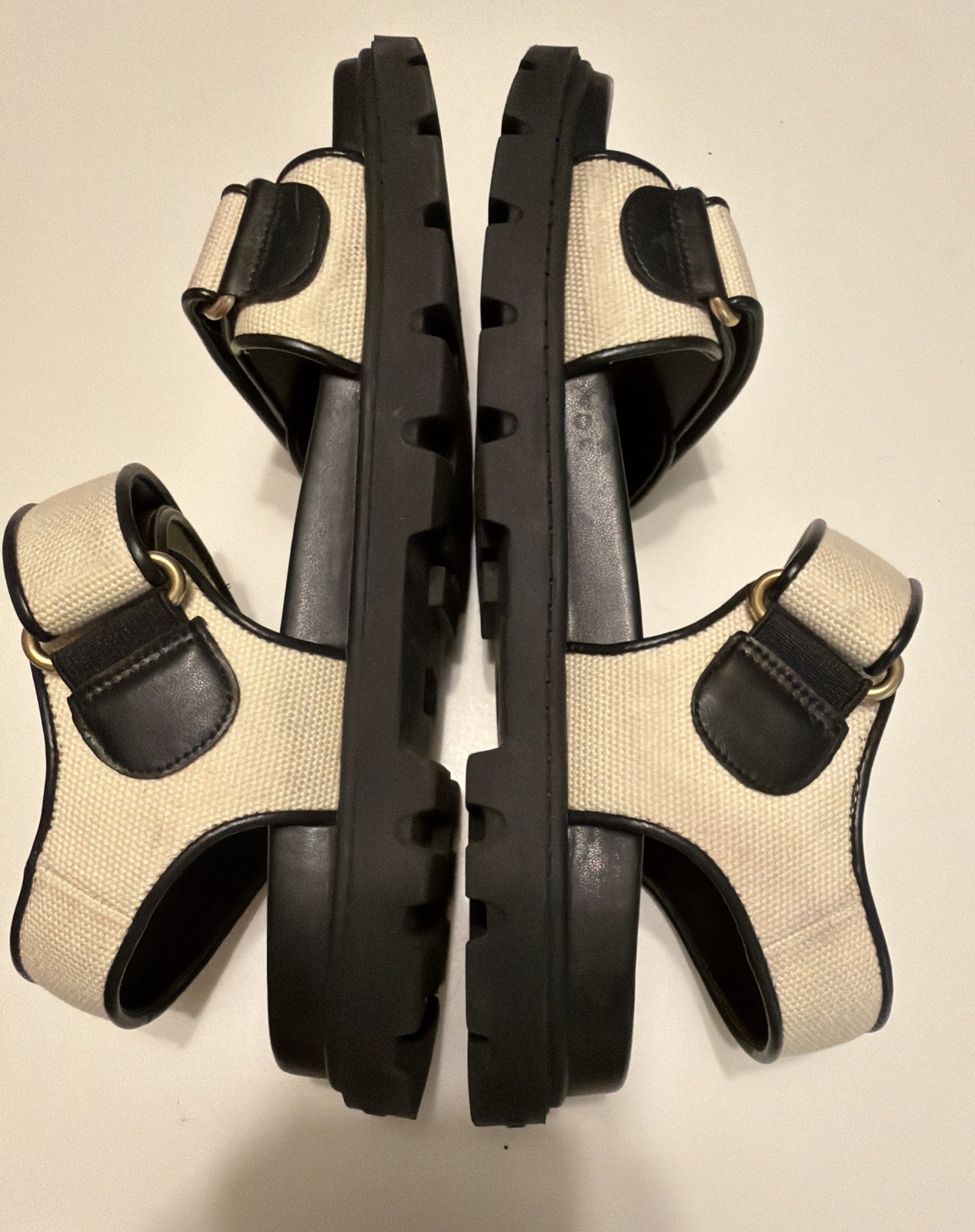 Coach Brynn Sandal Chalk/black Size 8.5 CEF36 *see Callout