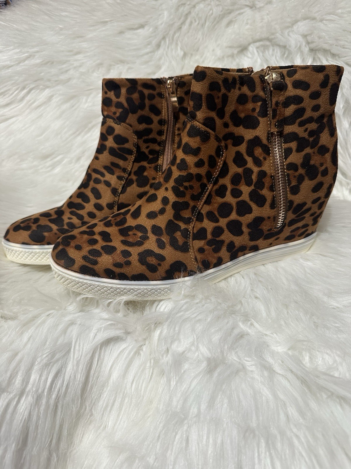 Rouge 12 Womens Cheetah Animal Print womens Ankle Wedge Shoes