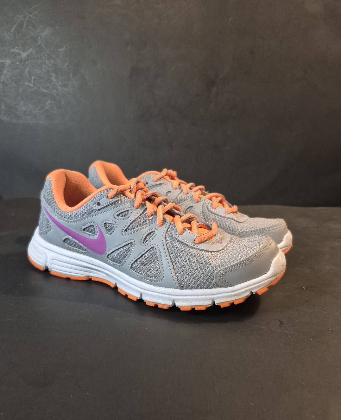 Nike Revolution 2 Gray/Orange Running Walking Athletics Shoes – Size 7