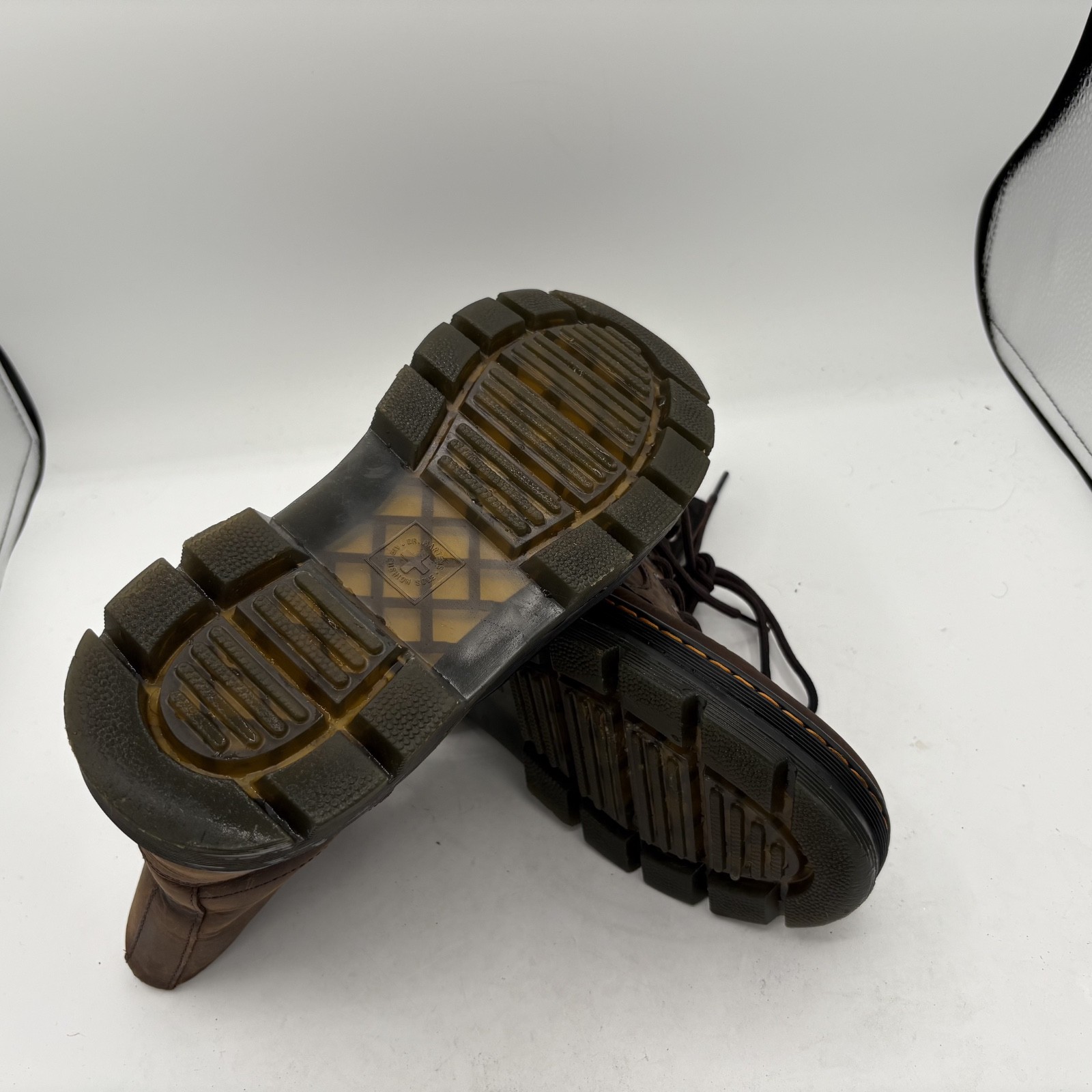 Dr. Martens Combs Crazy Horse Leather Casual Boots in Brown Unisex M7/ W8 LA004