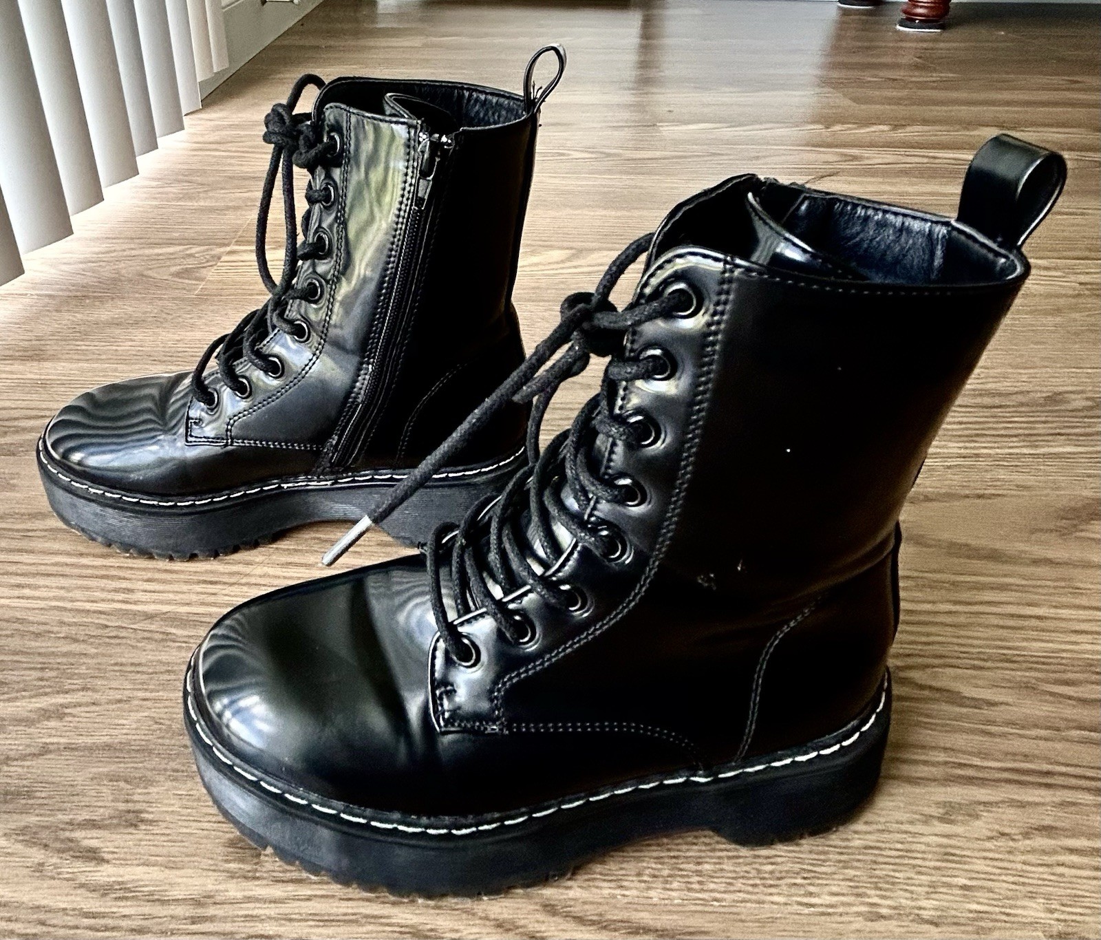 Unionbay Combat Boots Women Sz 6 Black Kiwi Patent Platform Lug Sole U2KIW09P