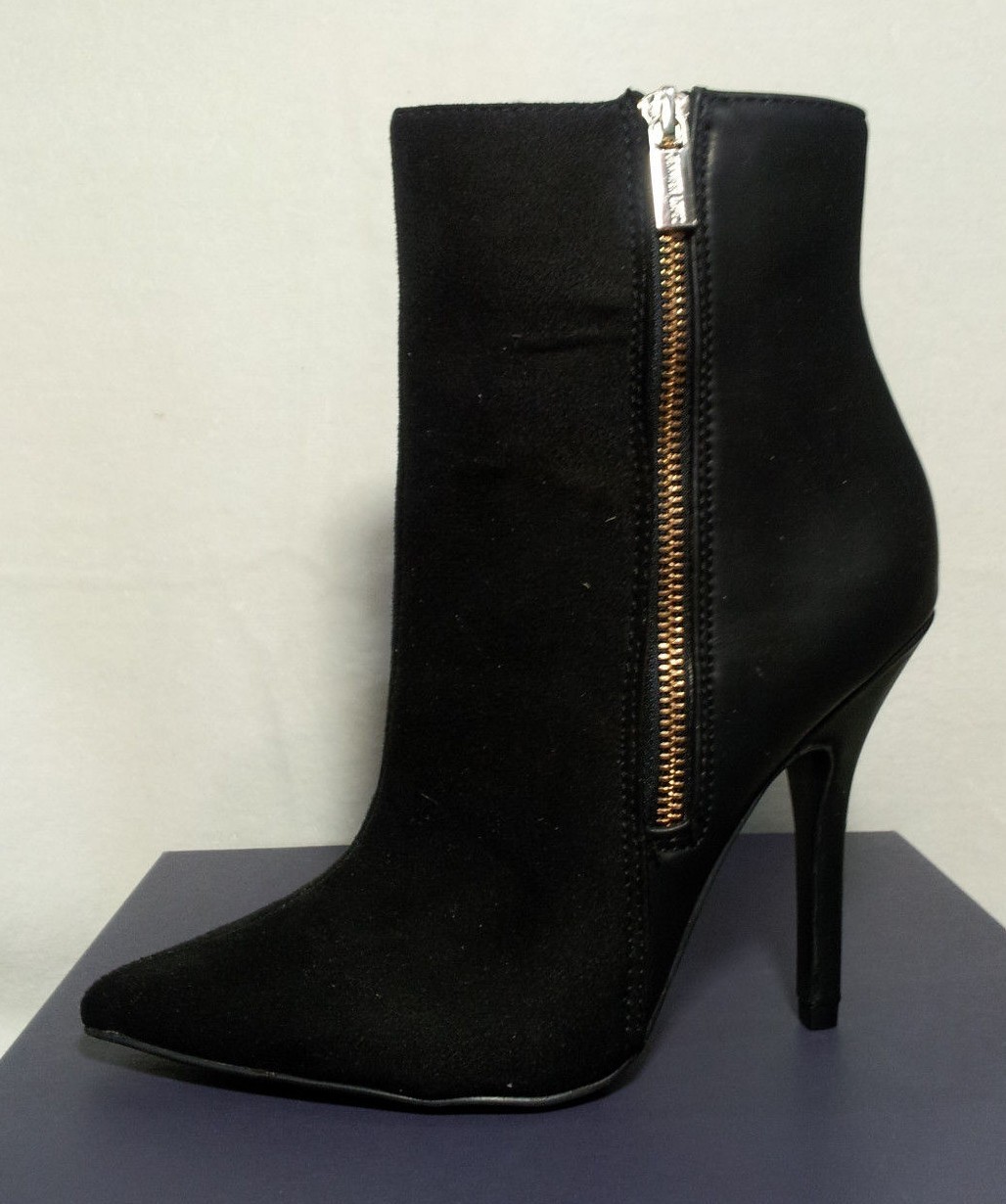 Jennifer Lopez Women’s Microfiber Black Booties – Size 6/10 NWB