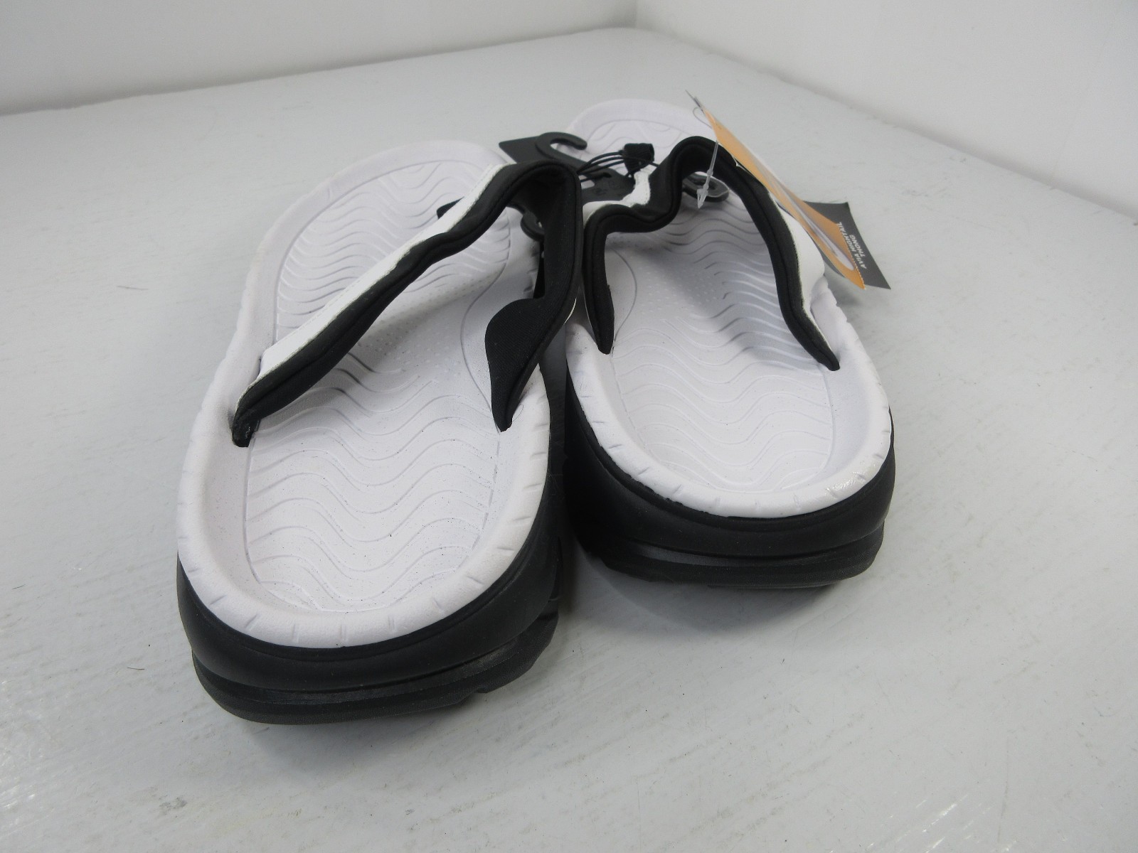 AVIA Hightail Thong Athletic Sandals Eva Foam Fom White Black Women’s Size 11
