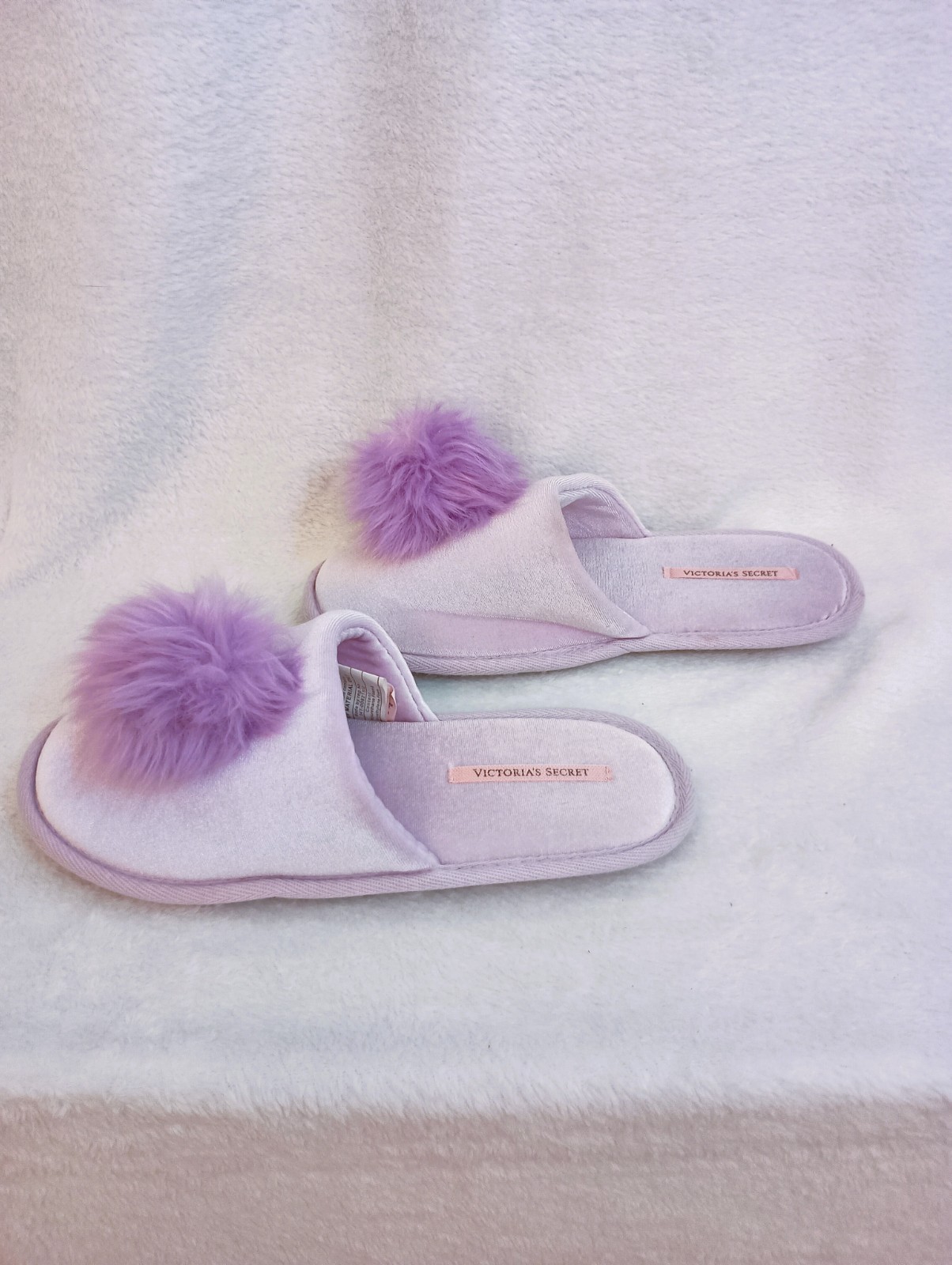 New Victoria’s Secret Pom Pom Velvet Lavender Slippers Sz M Medium