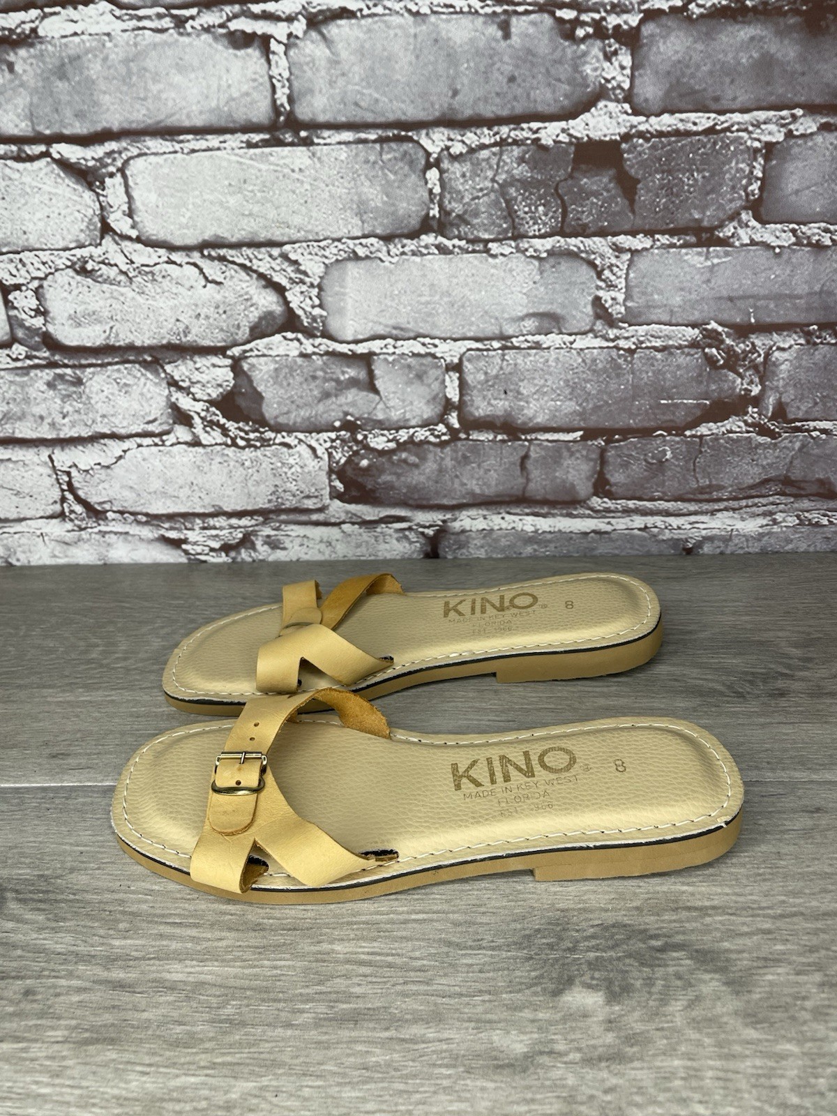 KINO Tan Yellow Slides Buckle Strap Cushion Comfort Sandals Women Sz 8M US/39EU