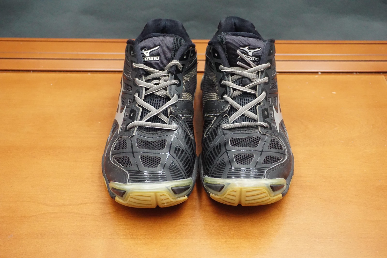 Mizuno Wave Lightning RX2 Shoes Womens 8.5 Black Mesh Lace Up Low Top Volleyball