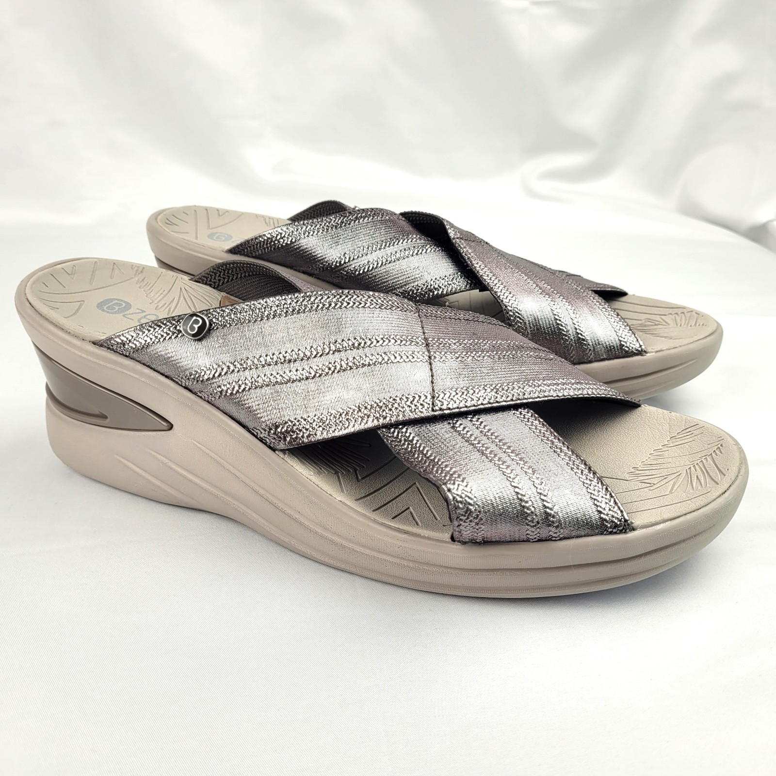 Bzees Vista Sandals Women’s 11M Silver X Band Wedge Slide Comfort Summer Casual