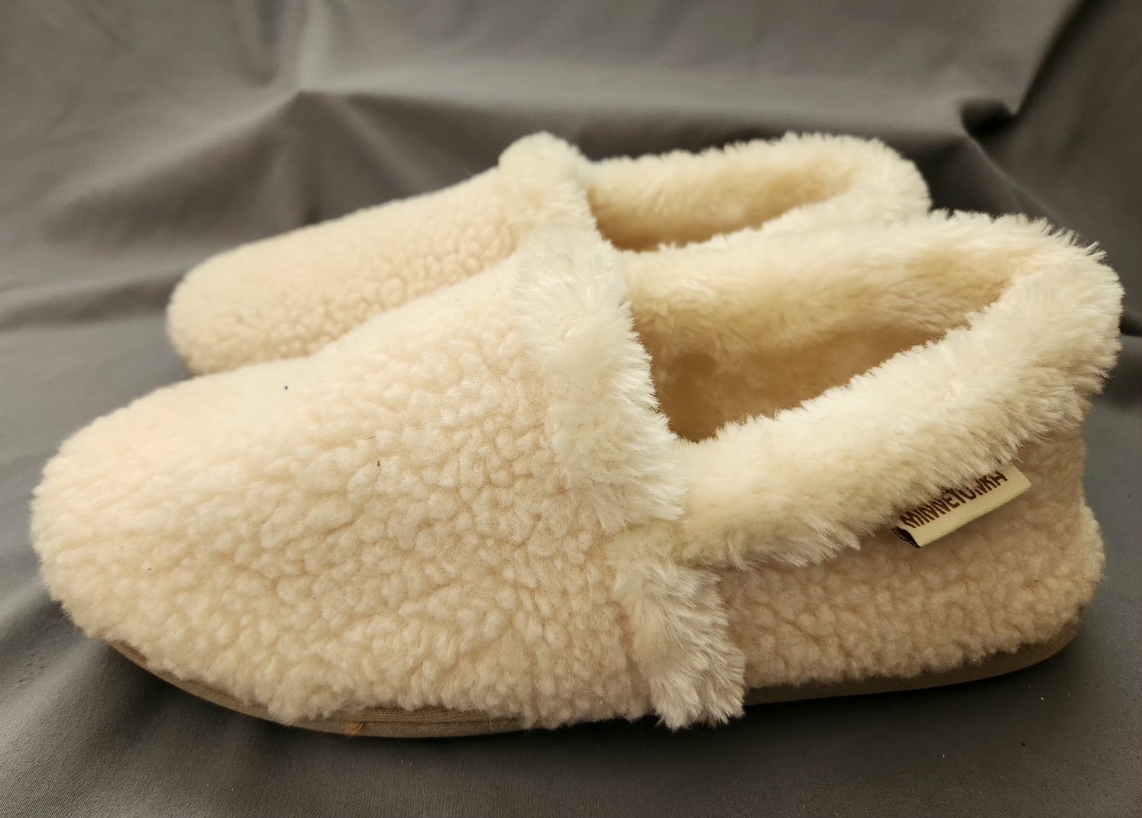 XL 9.5-10.5 MINNETONKA DINA House Slippers Womens Beige Faux Fur Lining Comfy