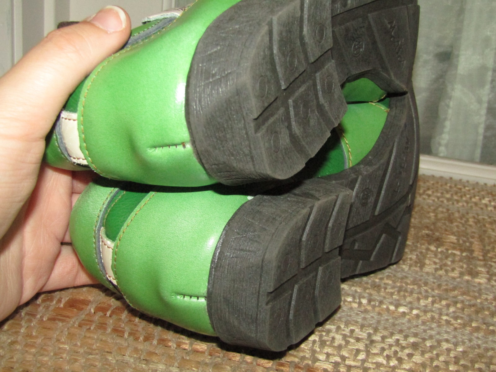 TMA Eyes Shoes Womens sz 8.5 Green Hand Stitched Leather Lace Up Comfort Shoes